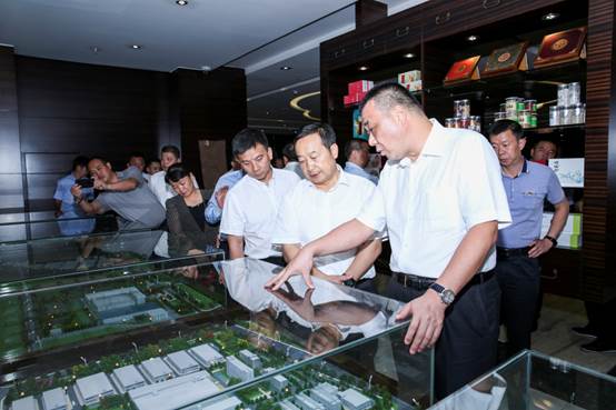 云南省副省长张祖林率队考察康美药业 _ 经济