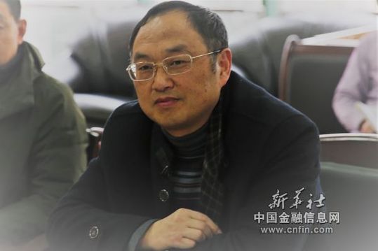 重庆市民政局社会组织管理局副局长许显昌发言