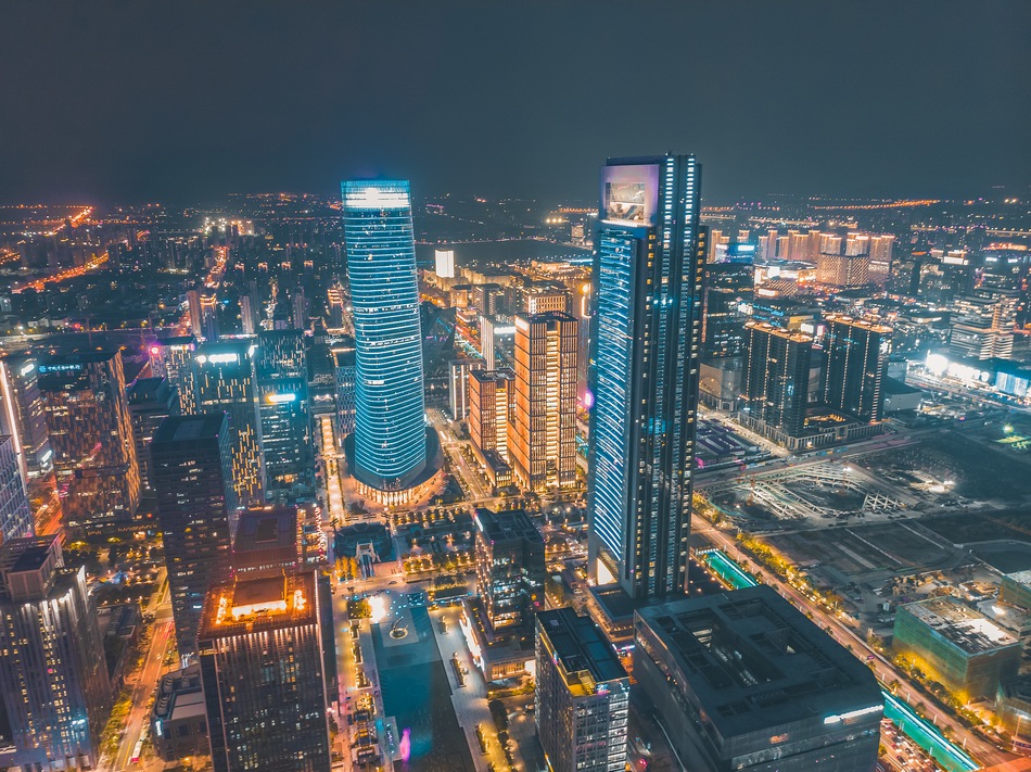 2019年10月11日，浙江宁波东部新城夜景。  视觉中国 图