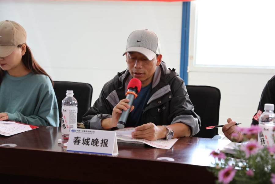 中国一冶昆钢环保搬迁升级项目炼钢、烧结项目举办 “践行遵义会议精神 建设人民满意工程”专题企业开放日宣传活动