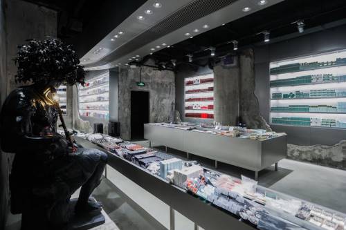 “人类首次不停靠环航北冰洋”活动在上海启航