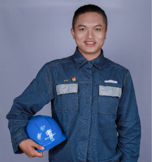 是劳动者,更是守护BT天剑狂刀页游者;他们用无人机默默守护世界