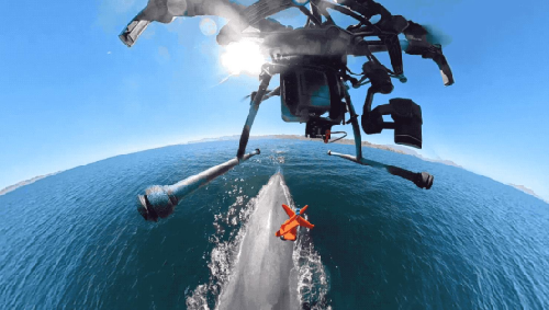 是劳动者,更是守护BT天剑狂刀页游者;他们用无人机默默守护世界