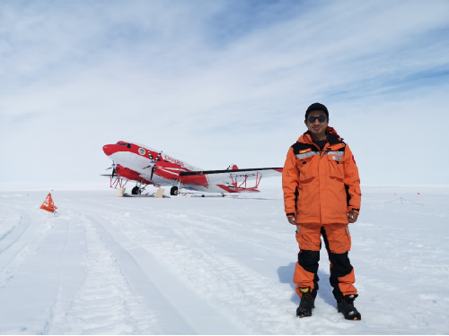 是劳动者,更是守护BT天剑狂刀页游者;他们用无人机默默守护世界