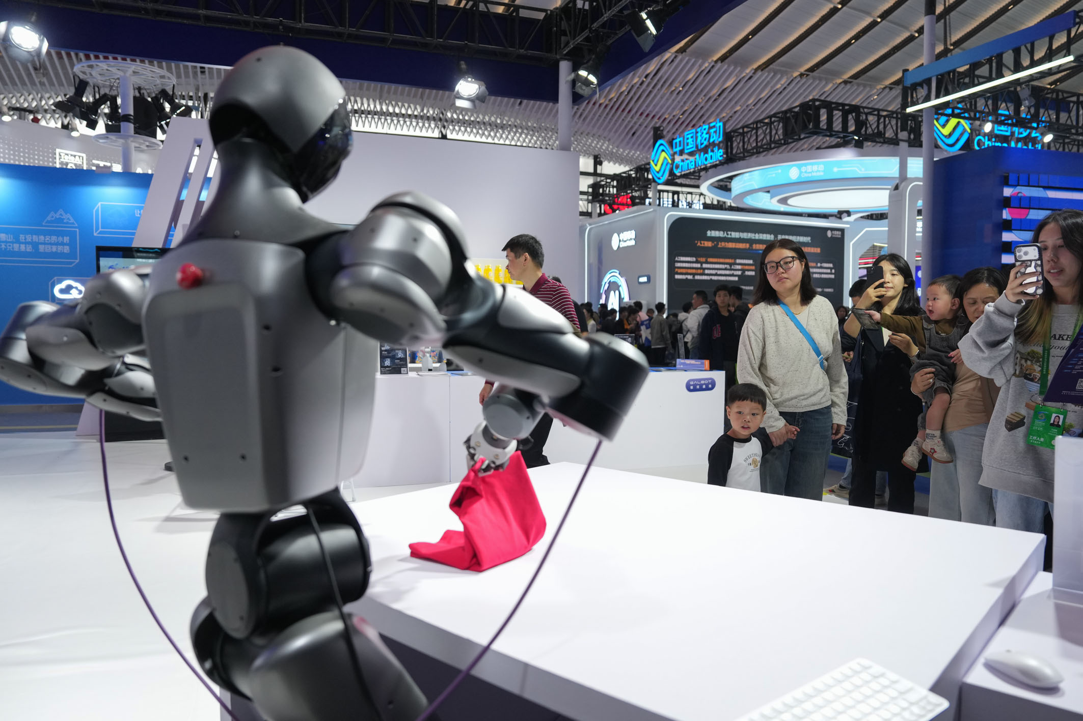 “互联网之光”博览会开启“乌镇时间”(图1)