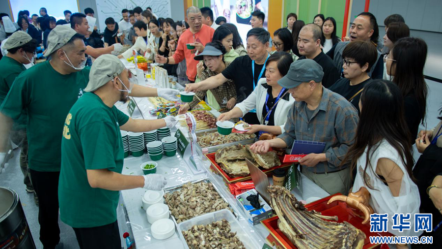 山海同心铸品牌浙青协作启新程——2026世界品牌莫干山大会尽显援青协作丰硕成果(图3)