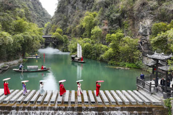 湖北宜昌：旅游升温快