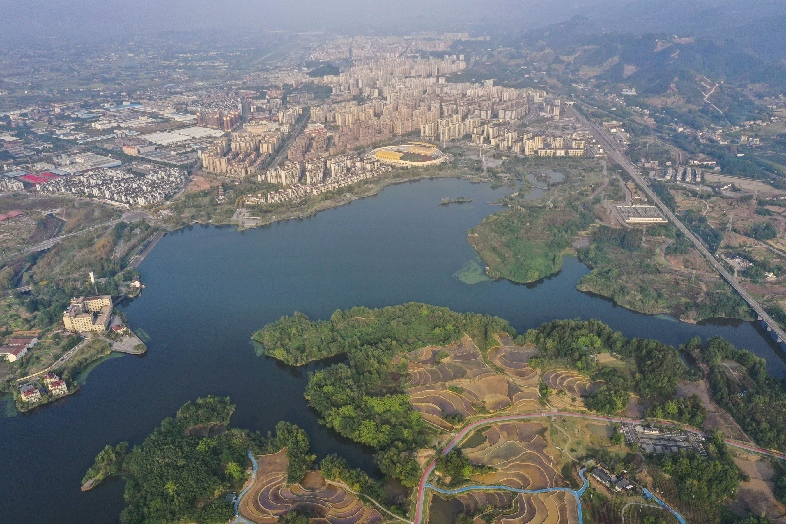 没有大江大湖为何能成“国际湿地城市”？——重庆市梁平区探索湿地保护利用新路径观察