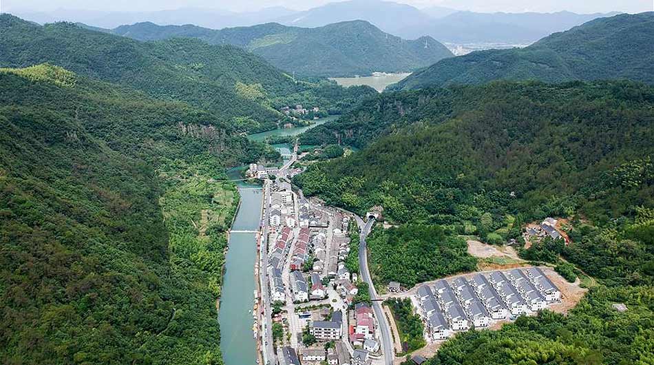 浙江桐庐芦茨村：&ldquo;滤&rdquo;水&ldquo;清&rdquo;山变金山银山