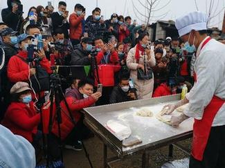 流量变“流毒”　部分自媒体蹭流量蹭出一地鸡毛