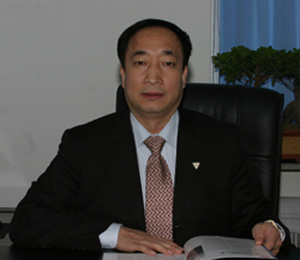 邱德亮,1959年4月出生,汉族,中共党员,长春中医药大学毕业,大学学历