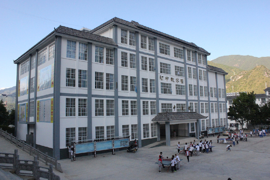 由中交集团助力云南怒江州泸水,兰坪,福贡,贡山县和新疆英吉沙县脱贫