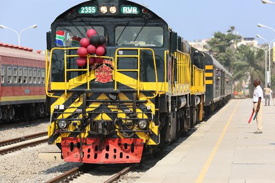 临印度洋的坦桑尼亚首都达累斯萨拉姆出发,途经赞比亚,刚果民主共和国