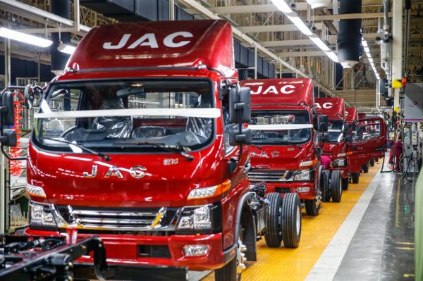 新港基地生产线