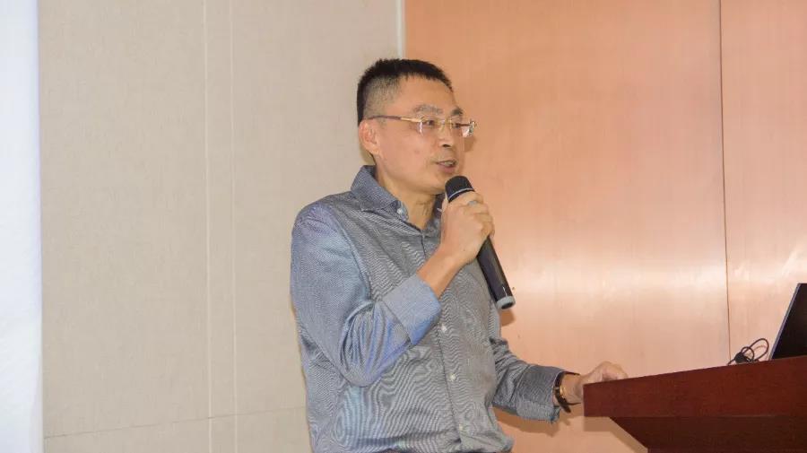顺钠股份董事长黄志雄先生致欢迎辞