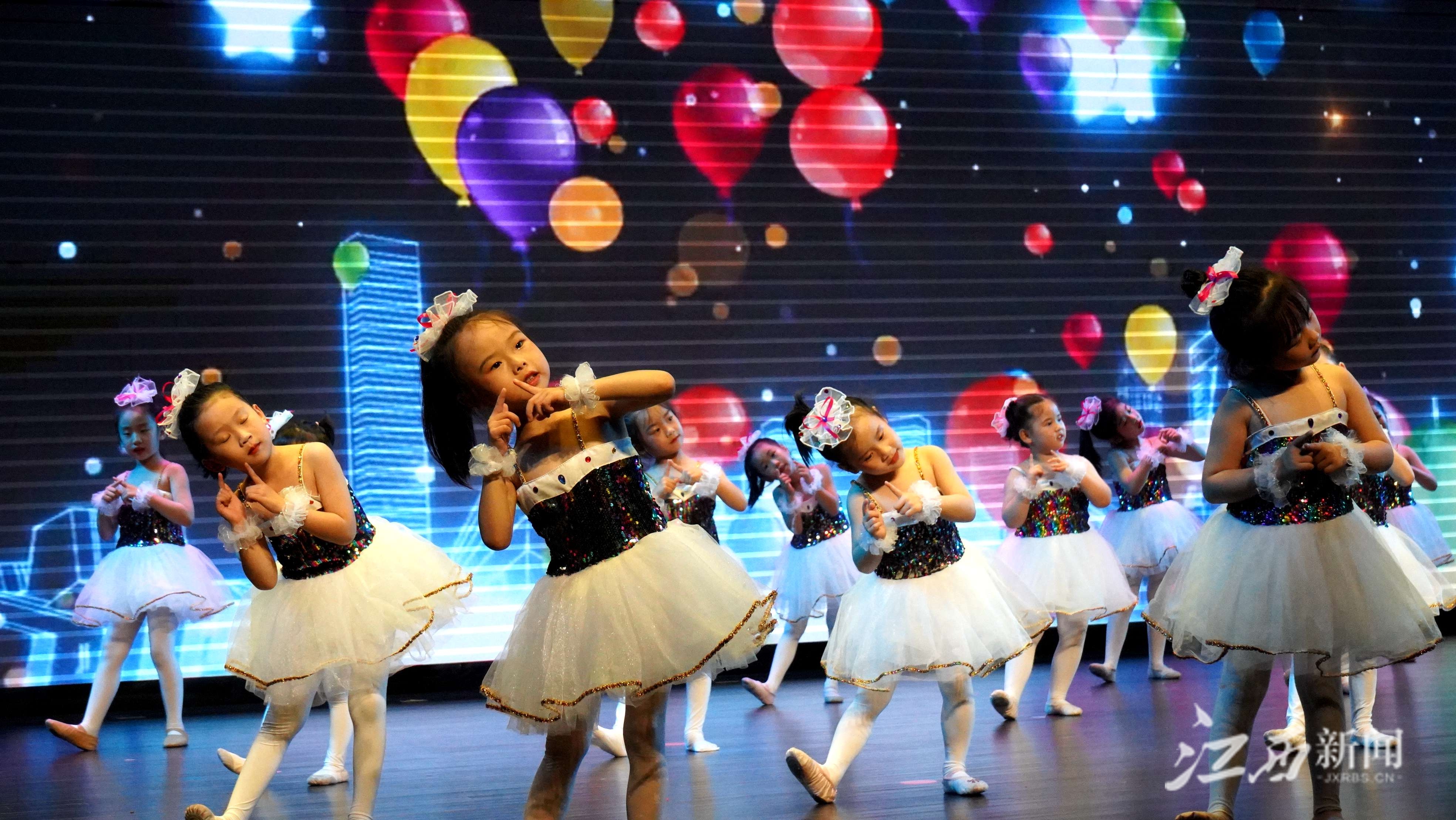 《童话梦想家》舞蹈《劳动最光荣》舞蹈《我们都是小星星》参演少年