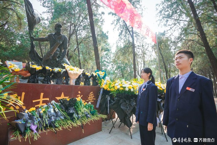 描碑致敬英雄，赓续红色血脉